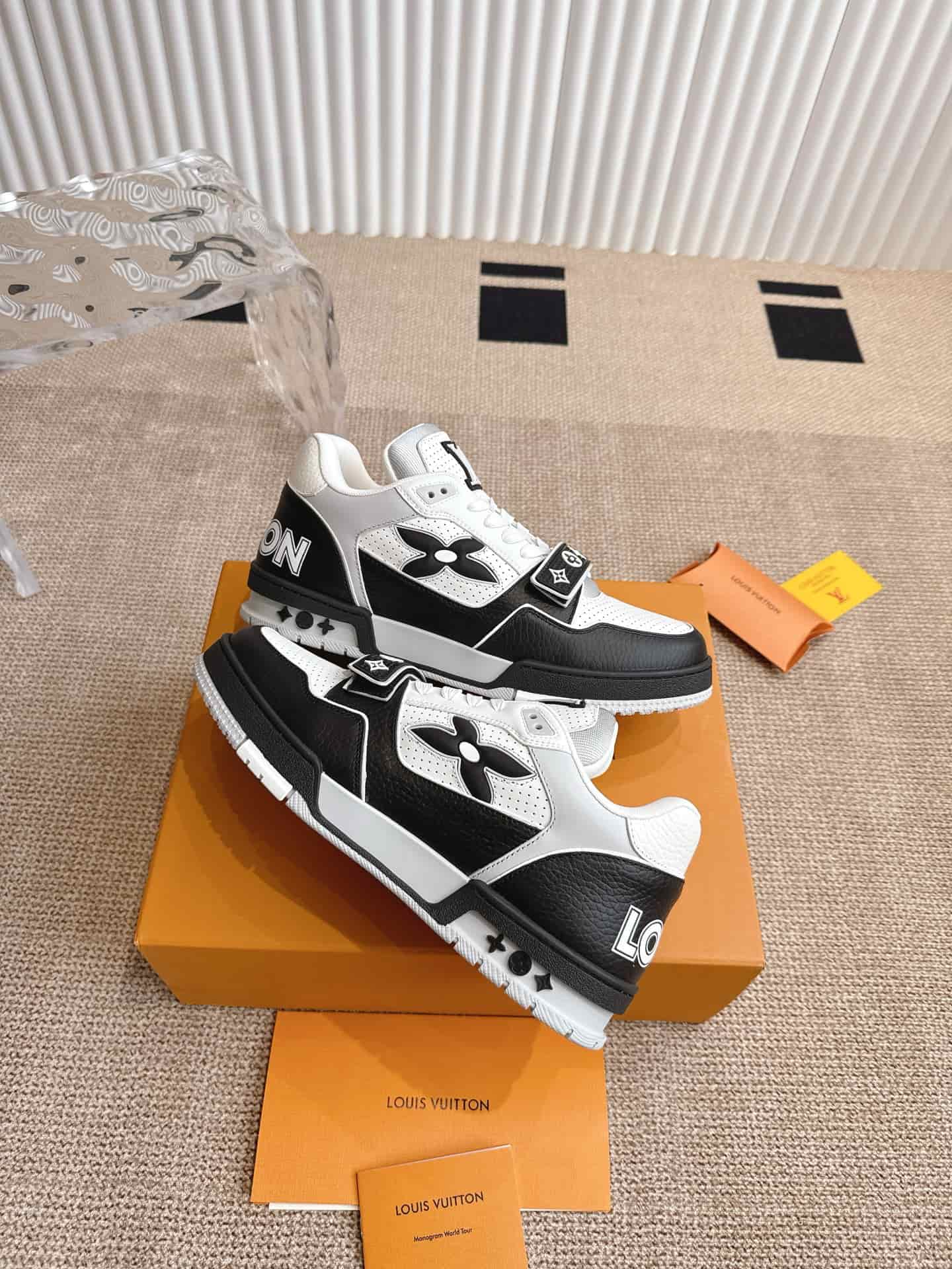 Louis Vuitton Trainer Sneaker Shoes Men Women