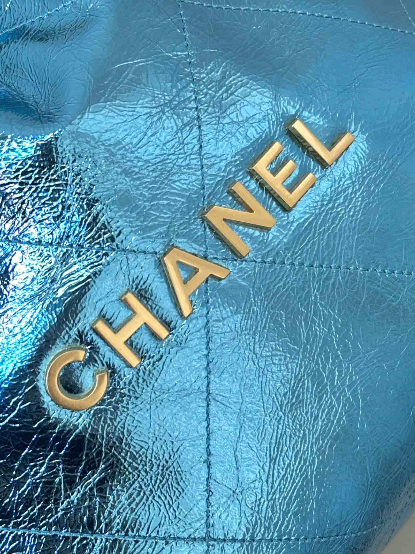 Chanel 22 Small handbag Metallic Calfskin & gold-tone metal AS3260 Blue TOP