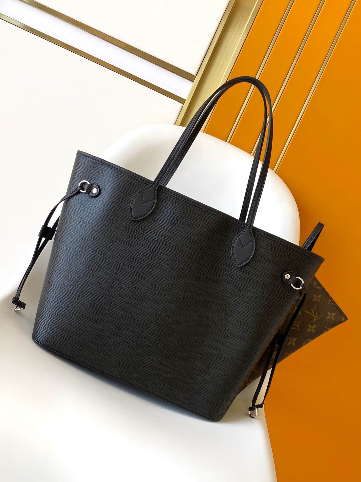 Louis Vuitton Neverfull MM Black Epi grained leather M11930 High