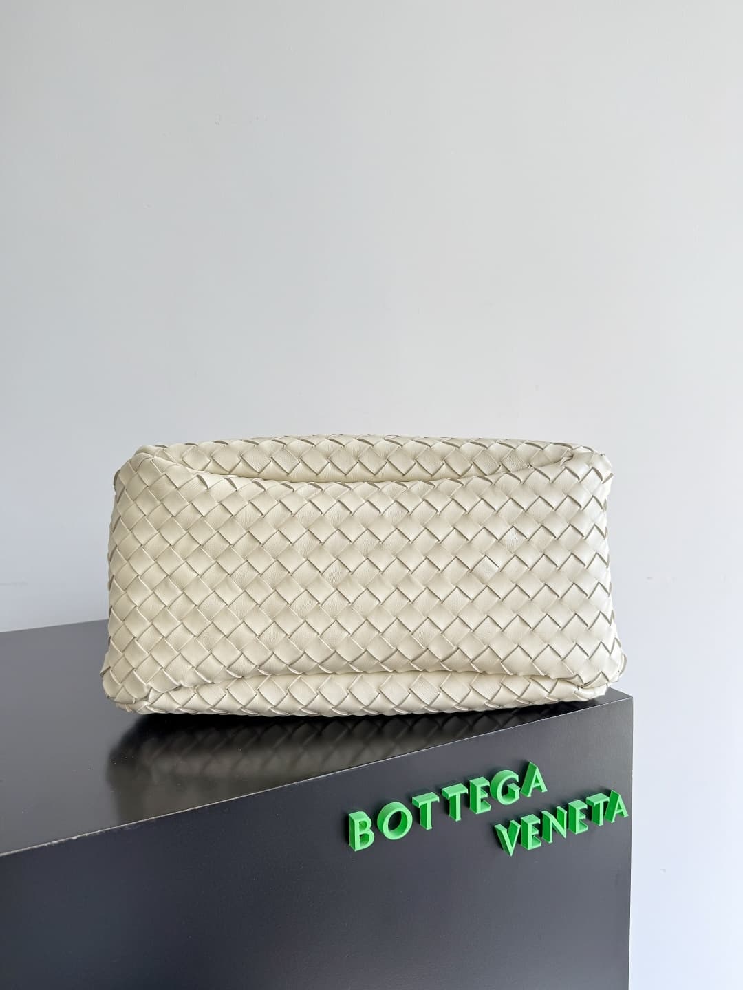 Bottega Veneta Large Campana shoulder bag in Intrecciato leather White TOP