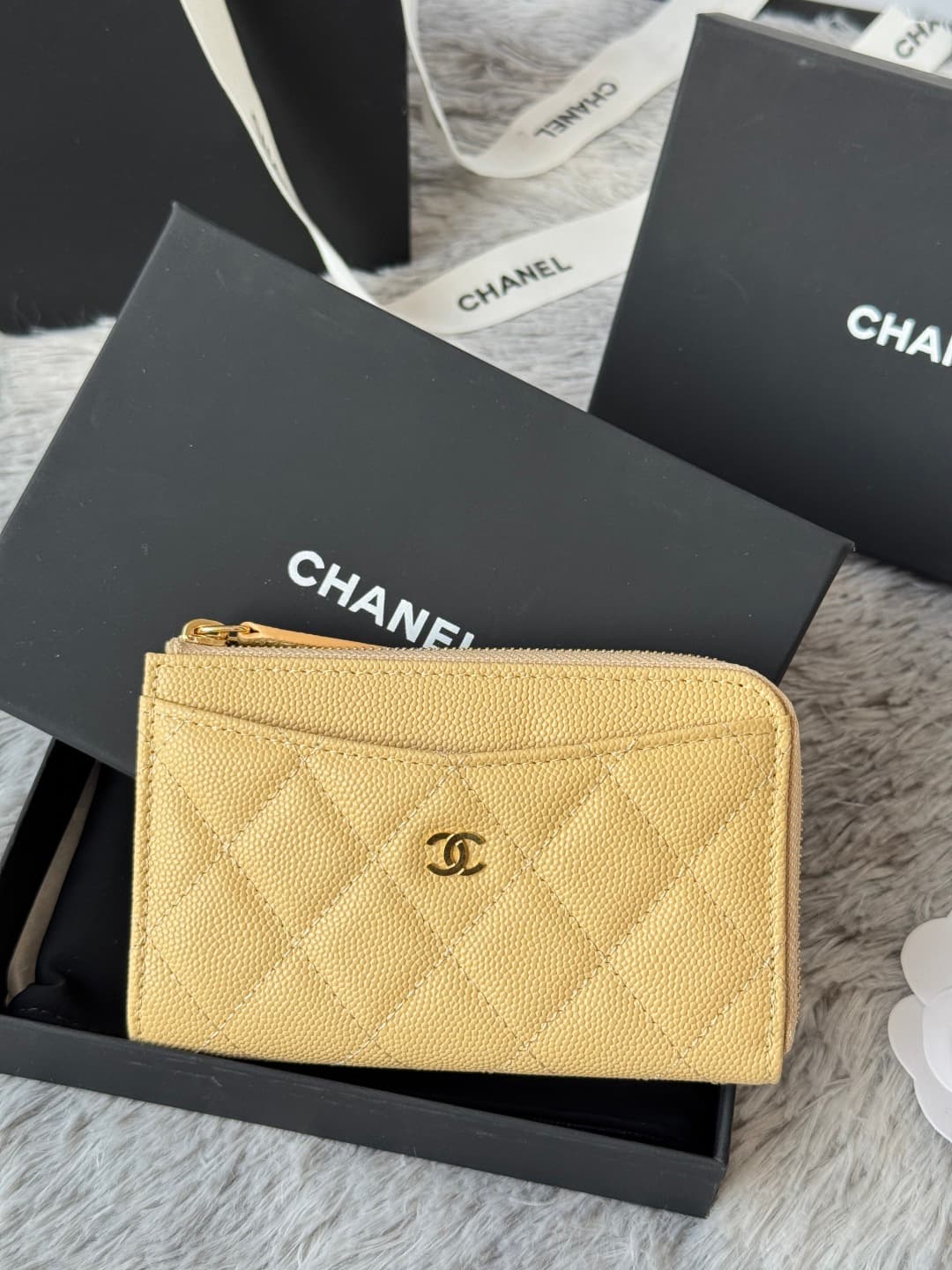 Chanel Classic Zipped Card Holder AP3179 A