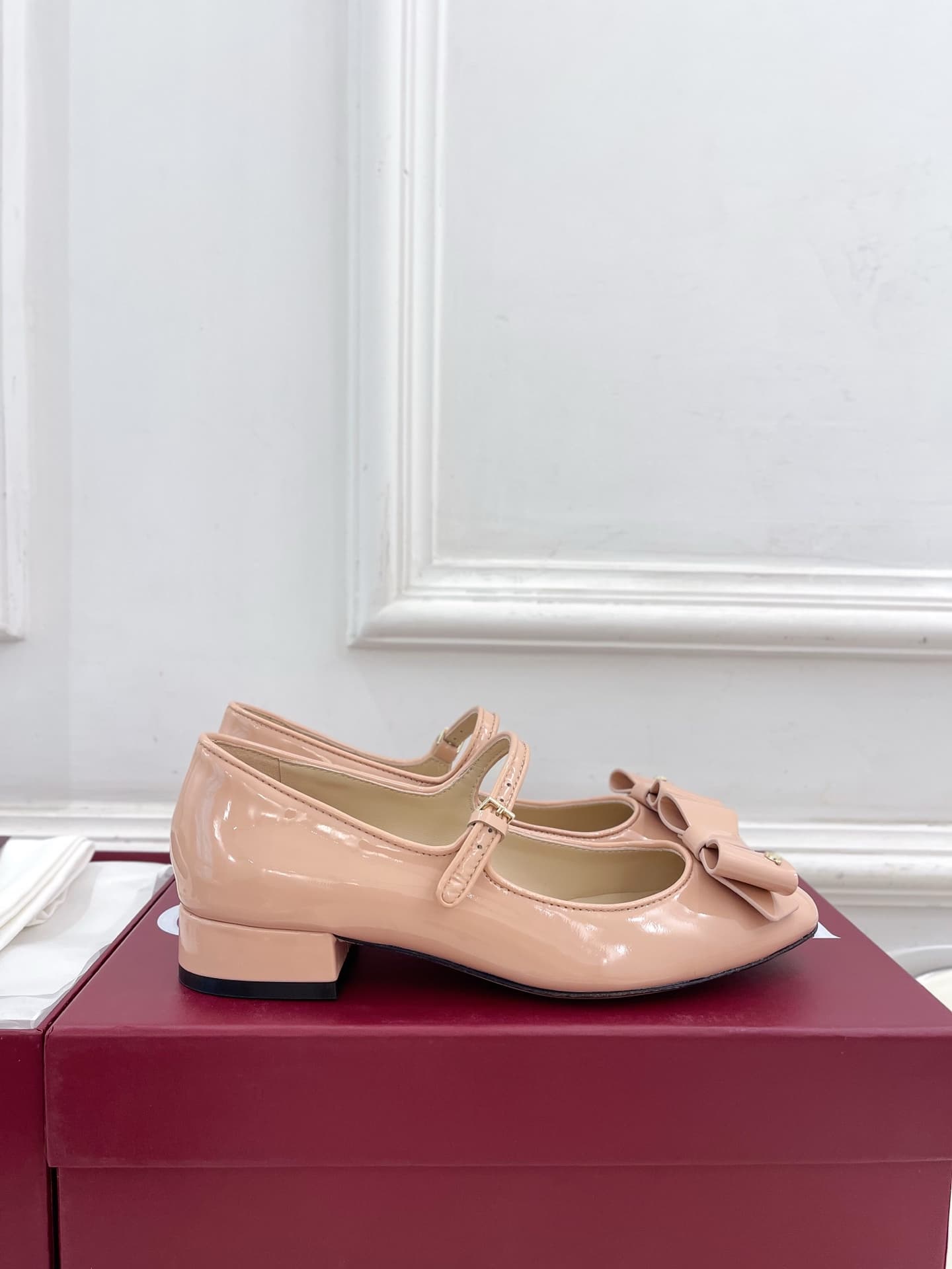 Gucci Mary janes shoes Women