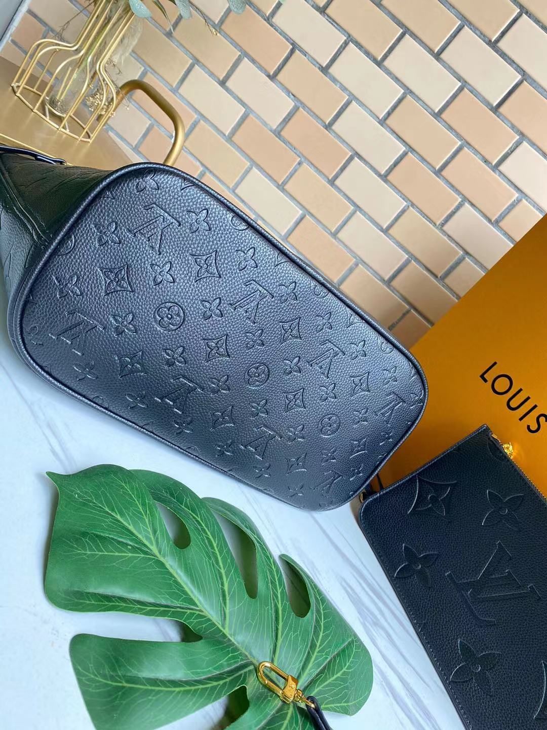 Louis Vuitton Neverfull MM Bag Black Monogram
