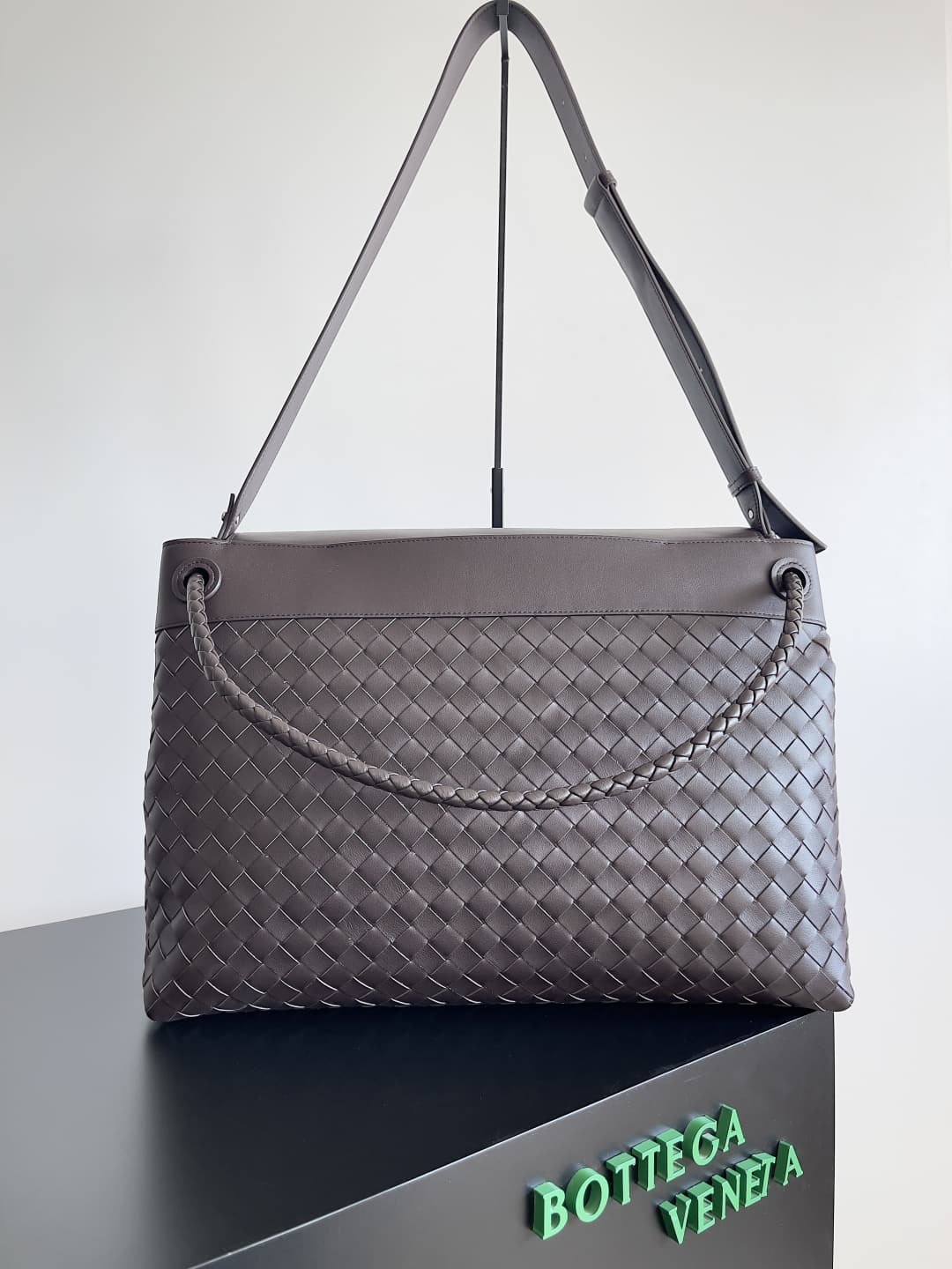 BV Large Andiamo Messenger Top