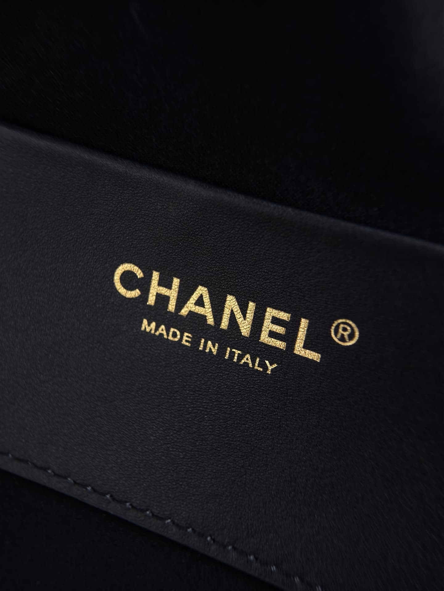 Chanel 25 Mini Hobo handbag AS5631 Lambskin & Gold-Tone Metal Black