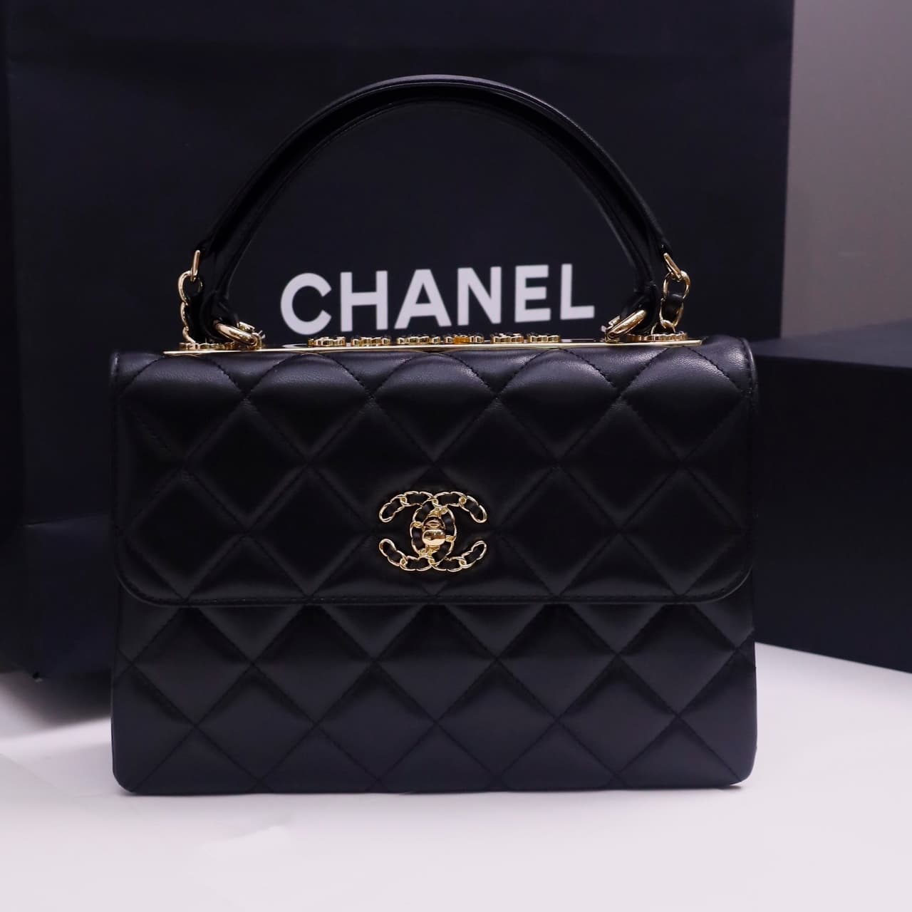 SMALL FLAP BAG WITH TOP HANDLE Lambskin Gold Metal Black A