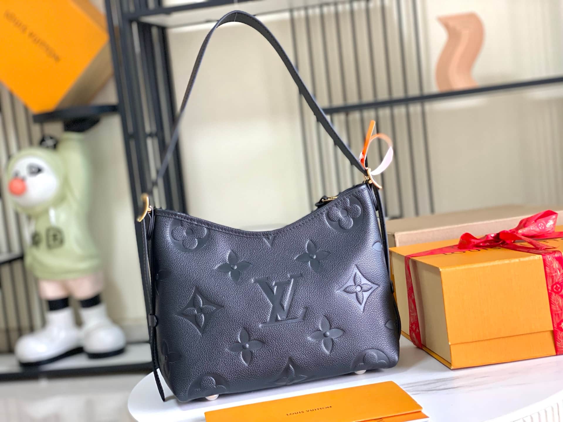Louis Vuitton CARRYALL PM Black Embossed supple grained cowhide leather M46288 TOP