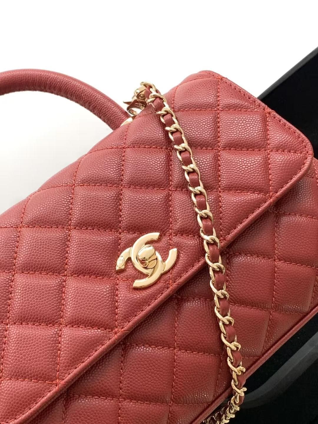 FLAP BAG WITH TOP HANDLE Grained Calfskin & Gold-Tone Metal A92990 Red Binding A