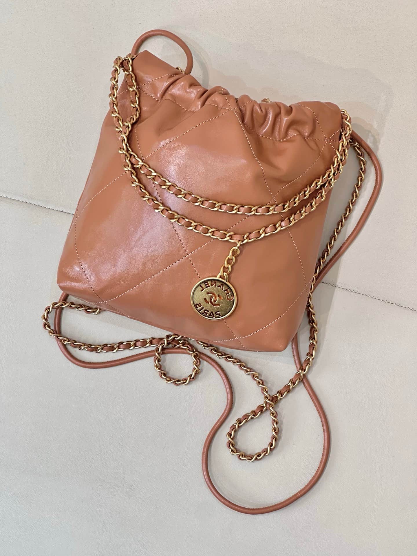 Chanel 22 MINI HANDBAG Shiny Calfskin Caramel & Gold-Tone Metal AS3980 TOP