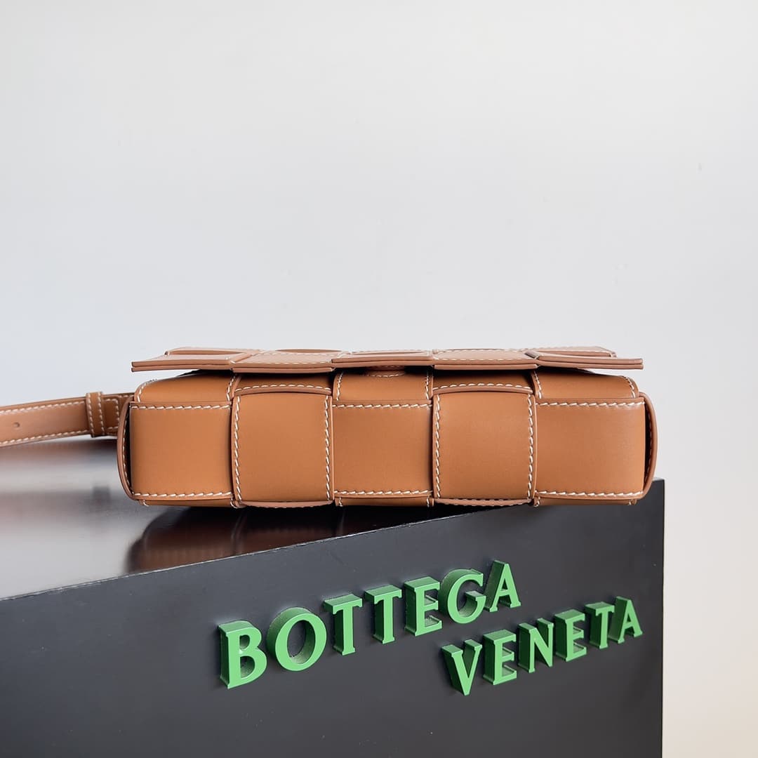 BV CASSETTE BAG Lambskin Top
