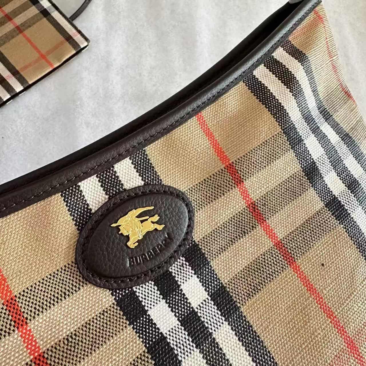 Burberry Highlands Shoulder Bag in Sand High