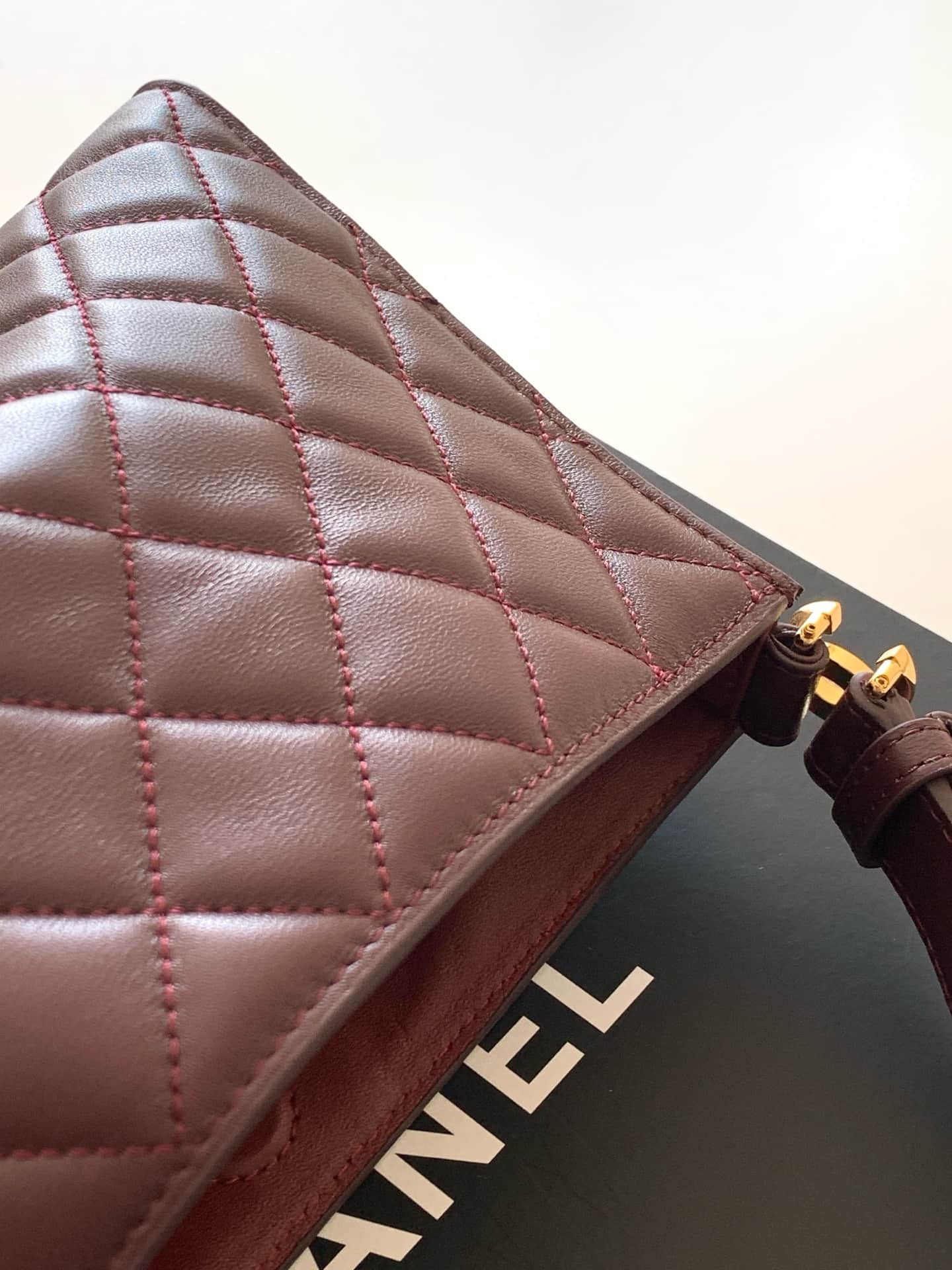 Chanel evening bag AS6045 lambskin & gold-tone metal brown high