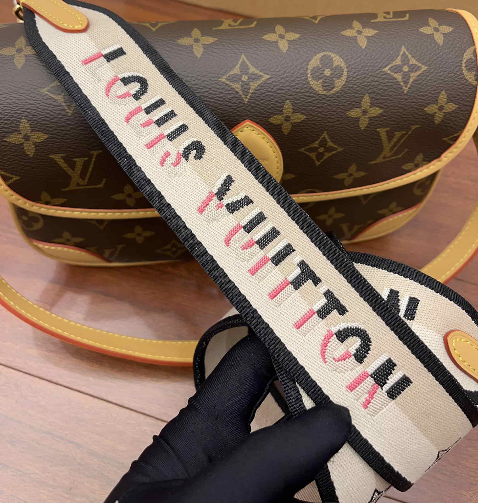 Louis Vuitton Diane Monogram coated canvas M45985 Top