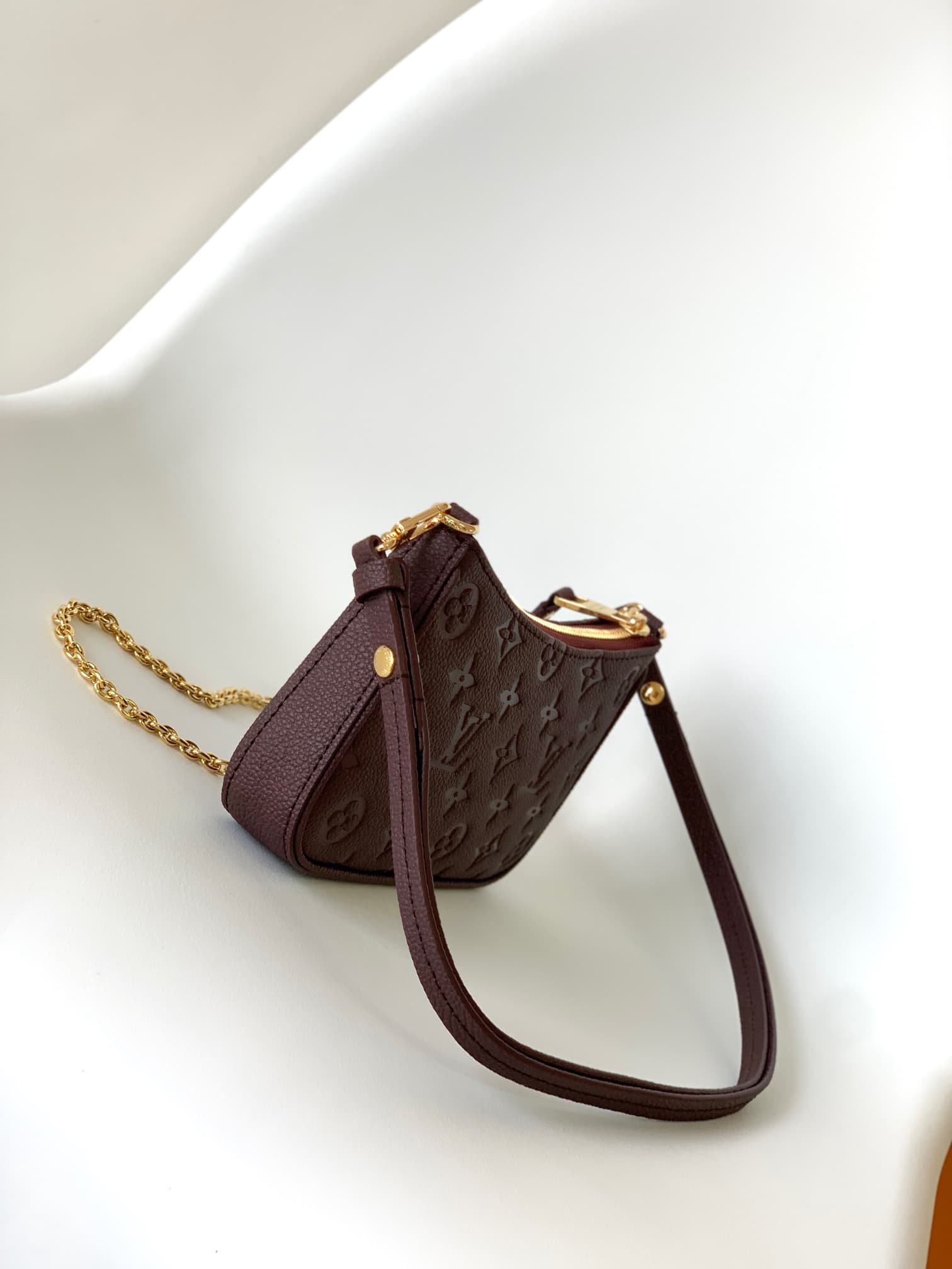 Louis Vuitton EASY POUCH ON STRAP Monogram Empreinte Leather M81862 High