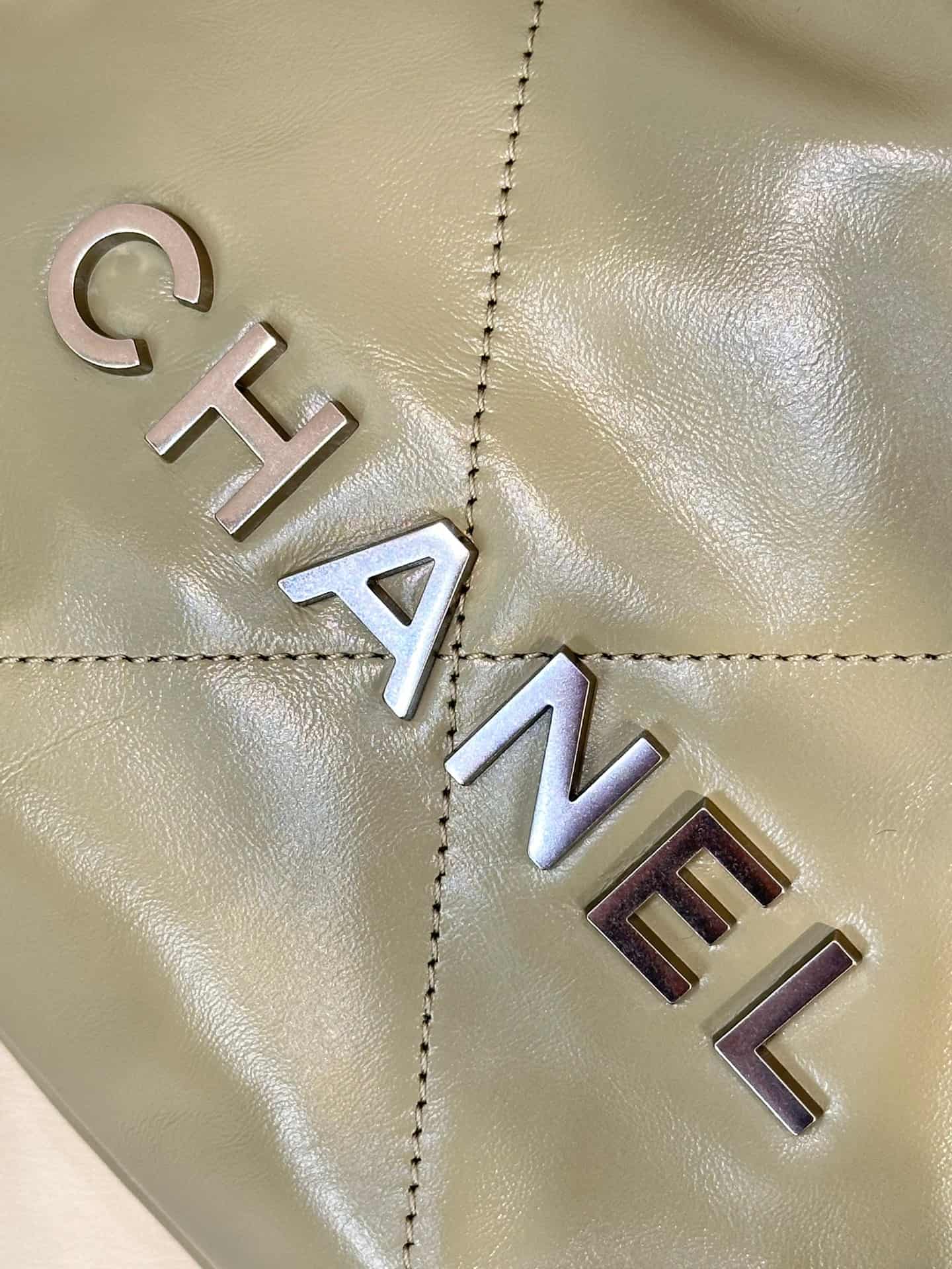 Chanel 22 MINI HANDBAG Shiny Calfskin Khaki Green & Silver-Tone Metal AS3980 TOP