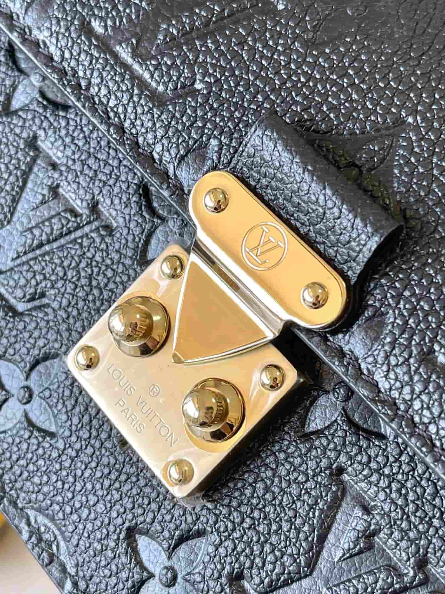 Louis Vuitton Wallet On Chain Métis Black Monogram Empreinte embossed supple grained cowhide leather M82637 TOP