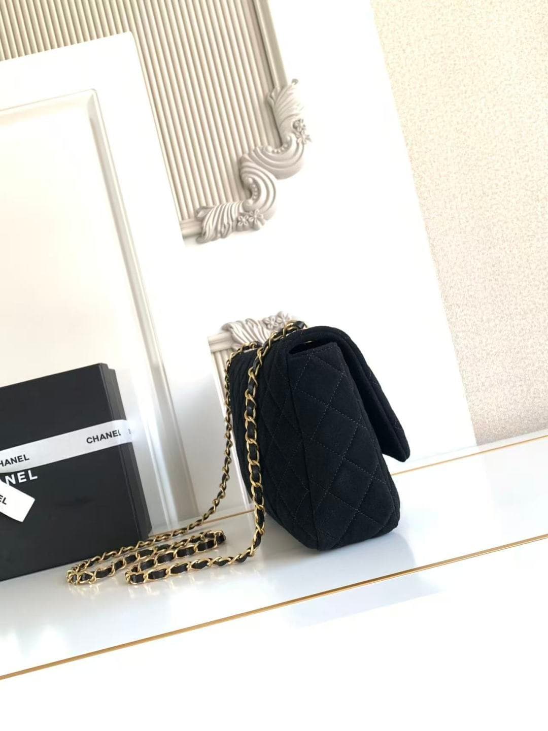 Chanel Classic Flap bag in Black Suede & Gold-Tone Metal AS5987 A