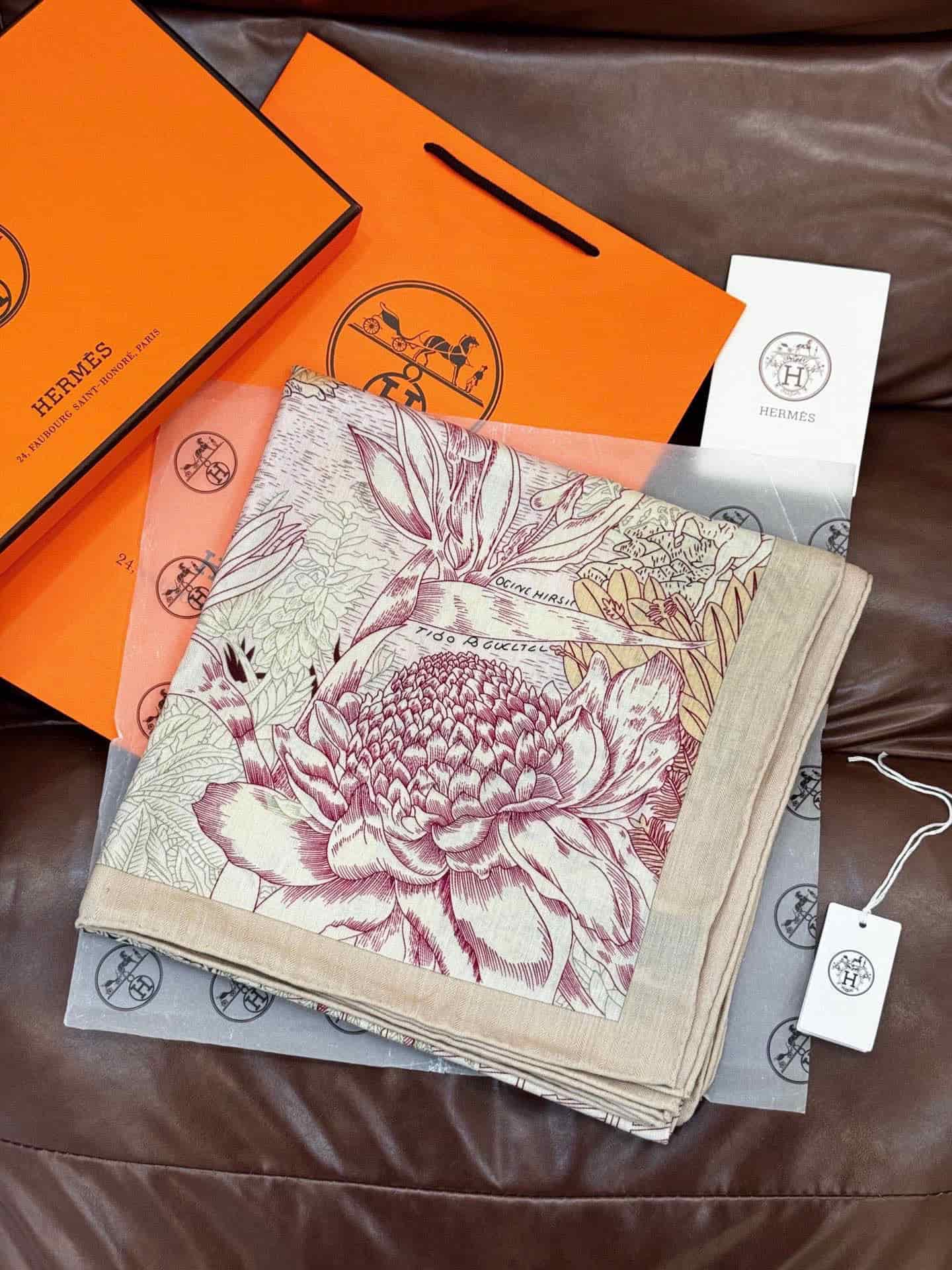 Hermes Faubourg Tropical 140 shawl