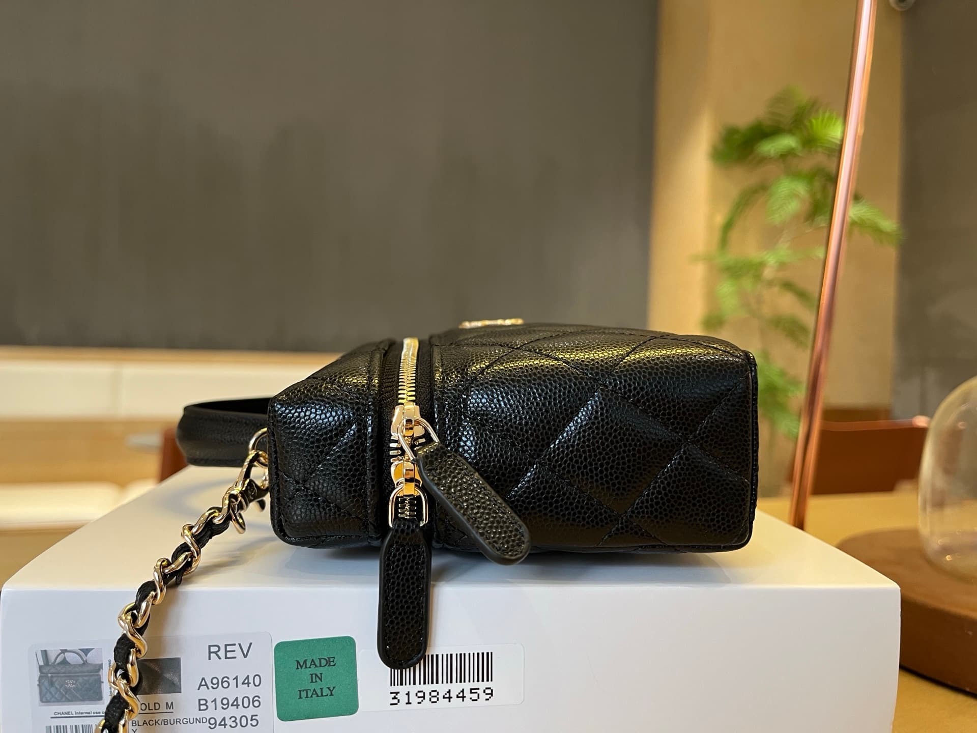 Chanel Vanity with Chain Grained Shiny Calfskin & Gold-Tone Black A96140 A