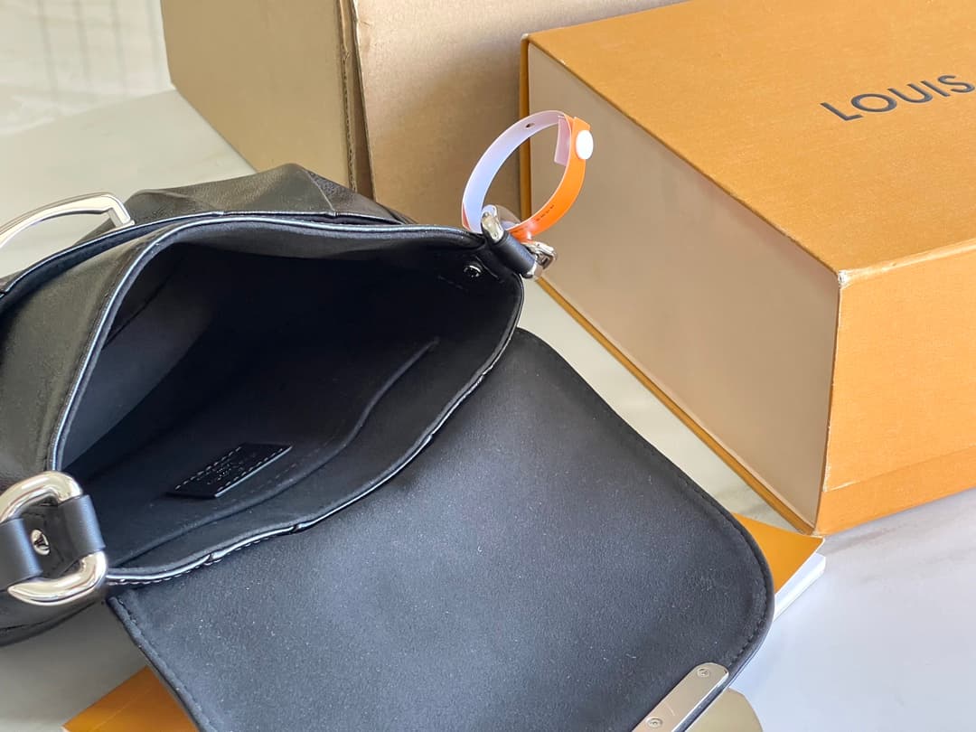 Louis Vuitton Sunset Vibe Black Lambskin leather M12192 TOP