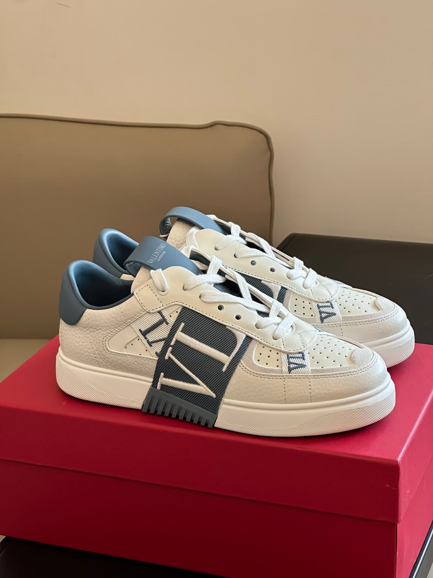 Valentino Garavani VLTN low-top Sneakers Men Women