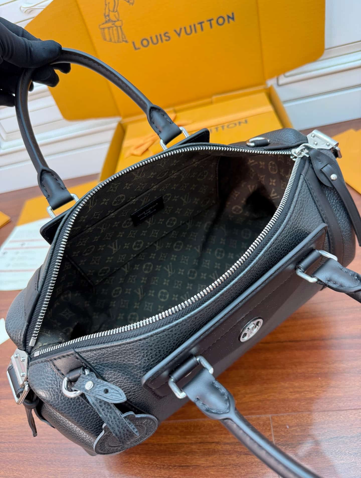 Louis Vuitton LV Biker MM Black Lambskin leather M14700 TOP