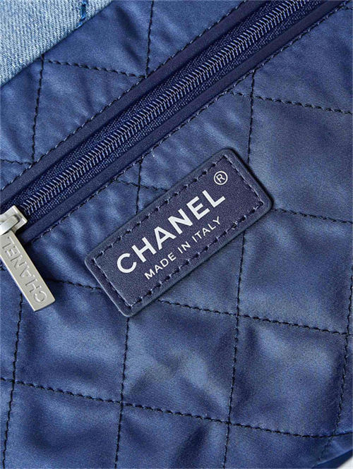 Chanel 22 SMALL HANDBAG Denim & Silver-Tone Metal AS3260 Blue A