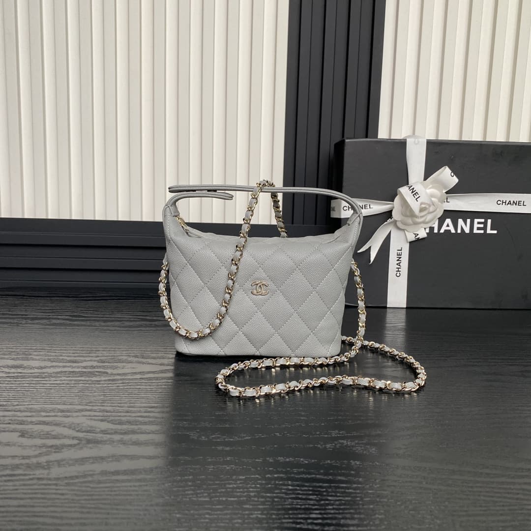 Chanel 25C Quilted Hobo Clutch on Chain Grained Calfskin & Gold Metal AP4386 A