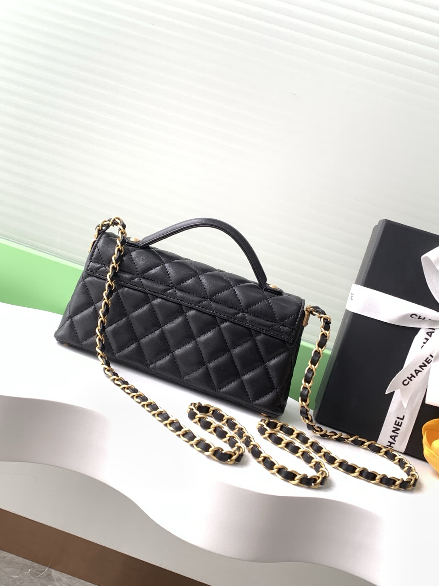 Mini FLAP BAG WITH TOP HANDLE Lambskin Gold-Metal AS5354 Black A