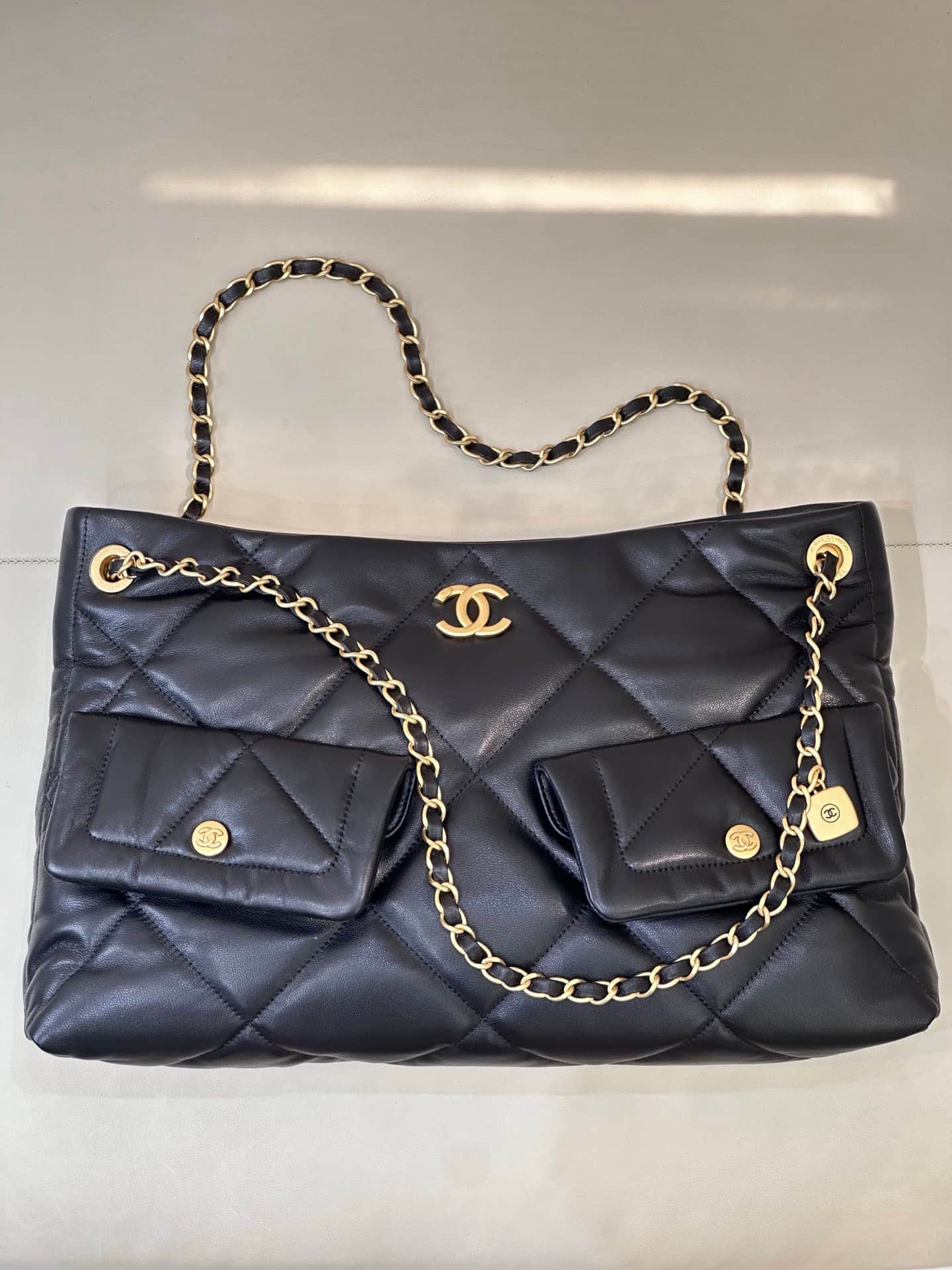 Chanel Shopping Bag Shiny Lambskin & Gold-Tone Metal Black  AS5740 TOP