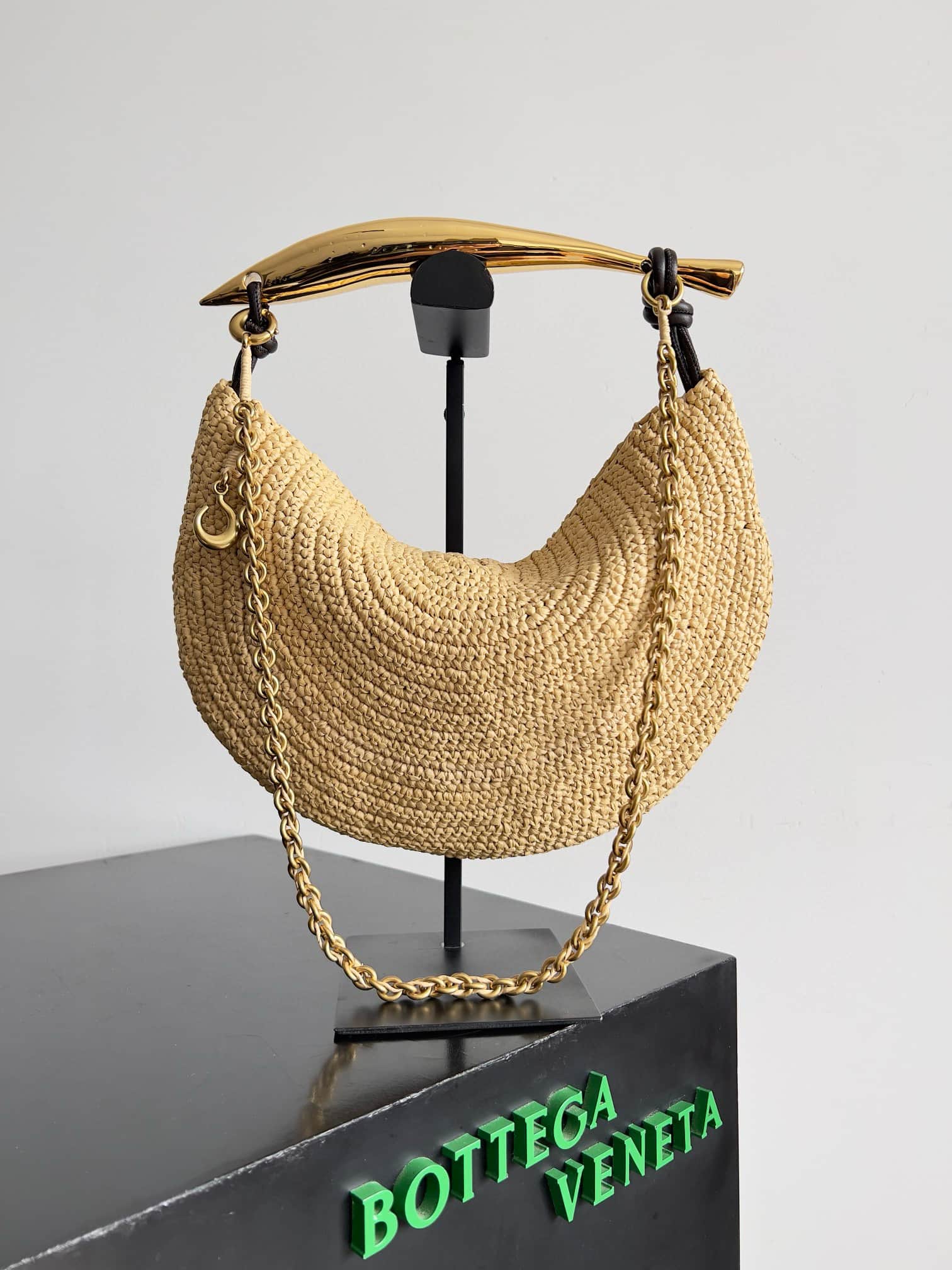 BV Sardine Chain Raffia Crochet Bag Top