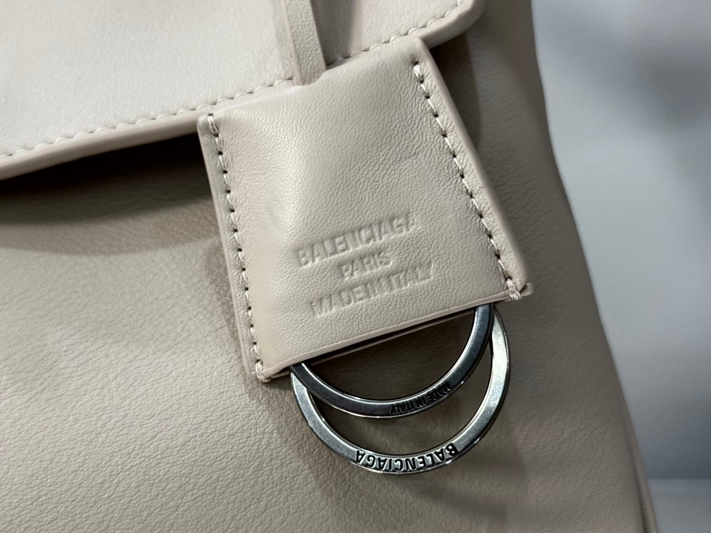 Balenciaga Rodeo Medium Bag in Beige Leather With Silver-Tone Metal TOP