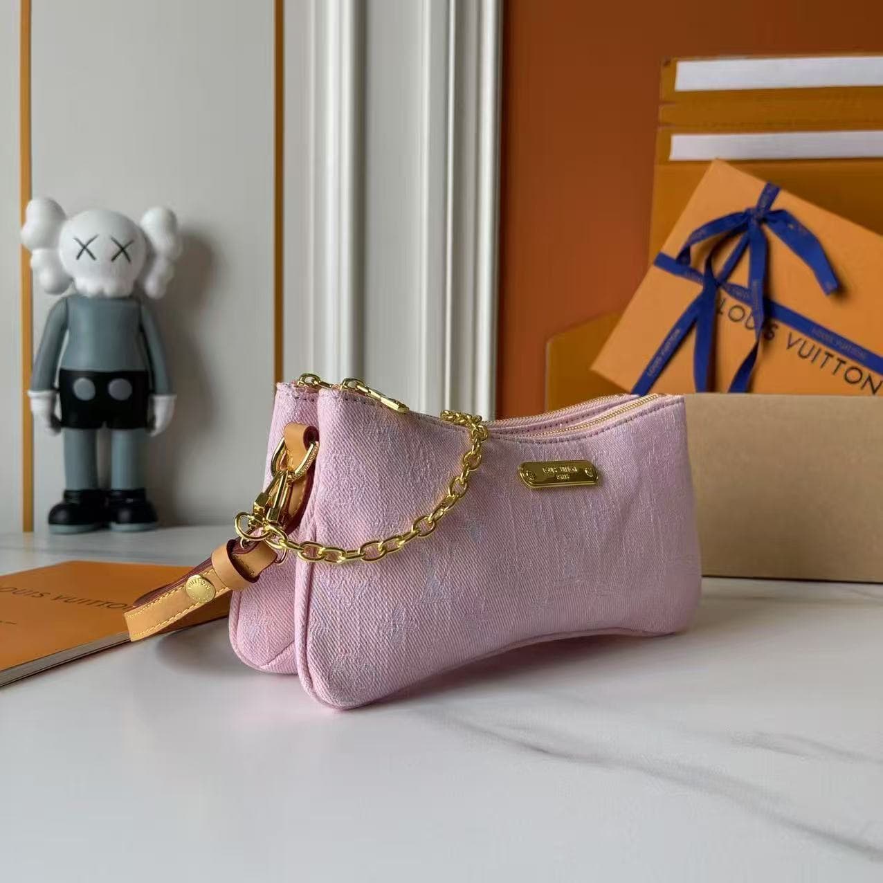 Louis Vuitton Pochette Liv Monogram Denim Pink M14159 Mid