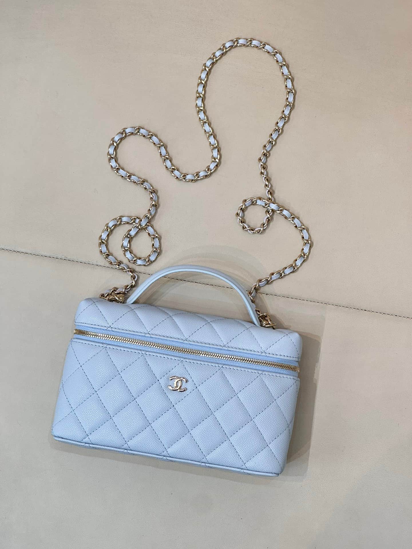 Chanel Classic Vanity with Chain Grained Calfskin & Gold-Tone Metal Blue AP4385 TOP