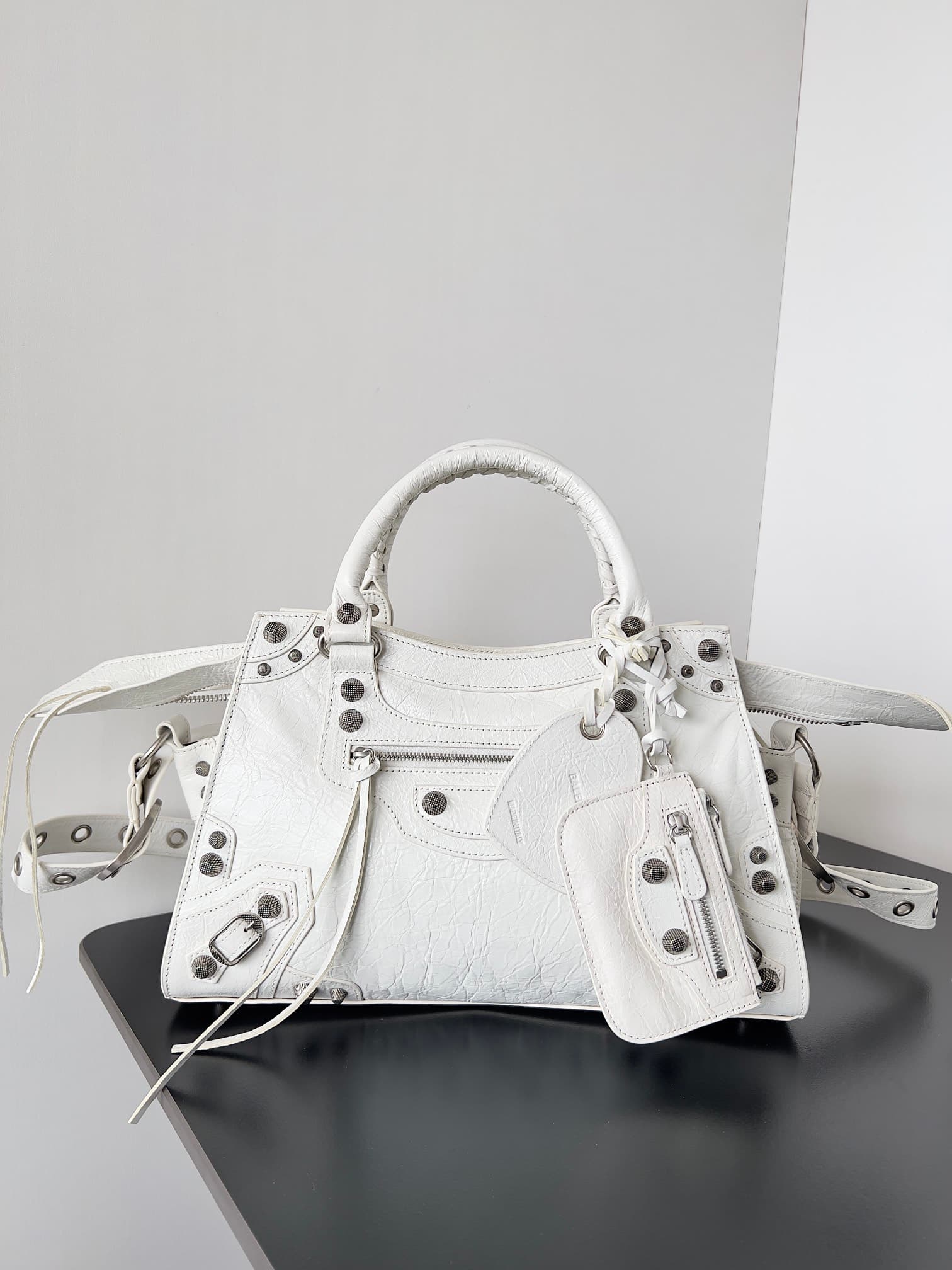 Balenciaga Medium Neo Cagole City bag in White lambskin leather High