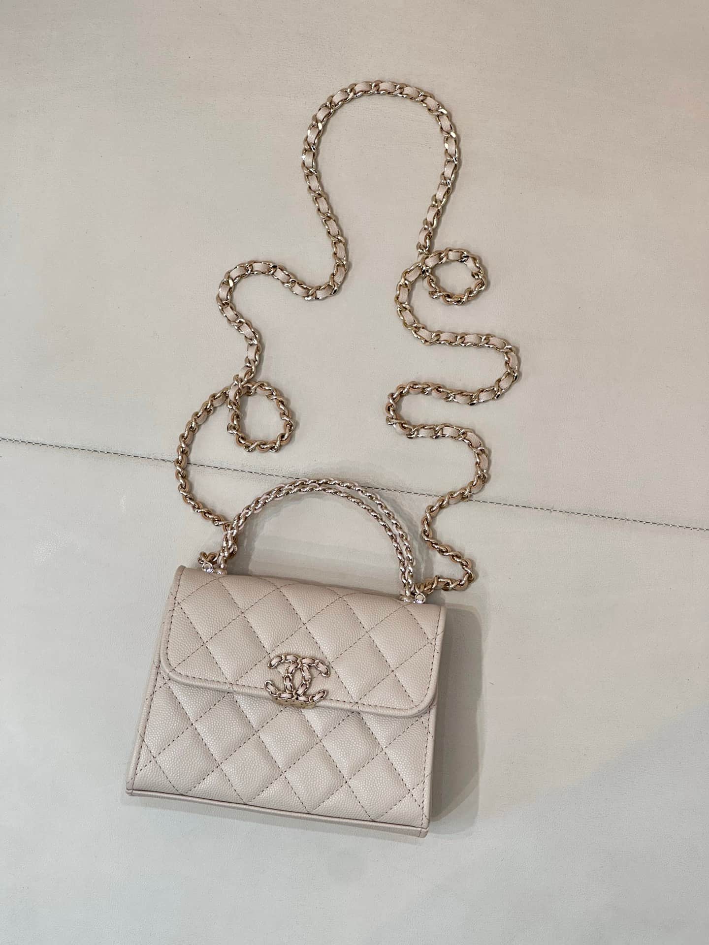 Chanel Clutch with chain Grained Calfskin&Gold-Tone Metal Beige AP3236 TOP