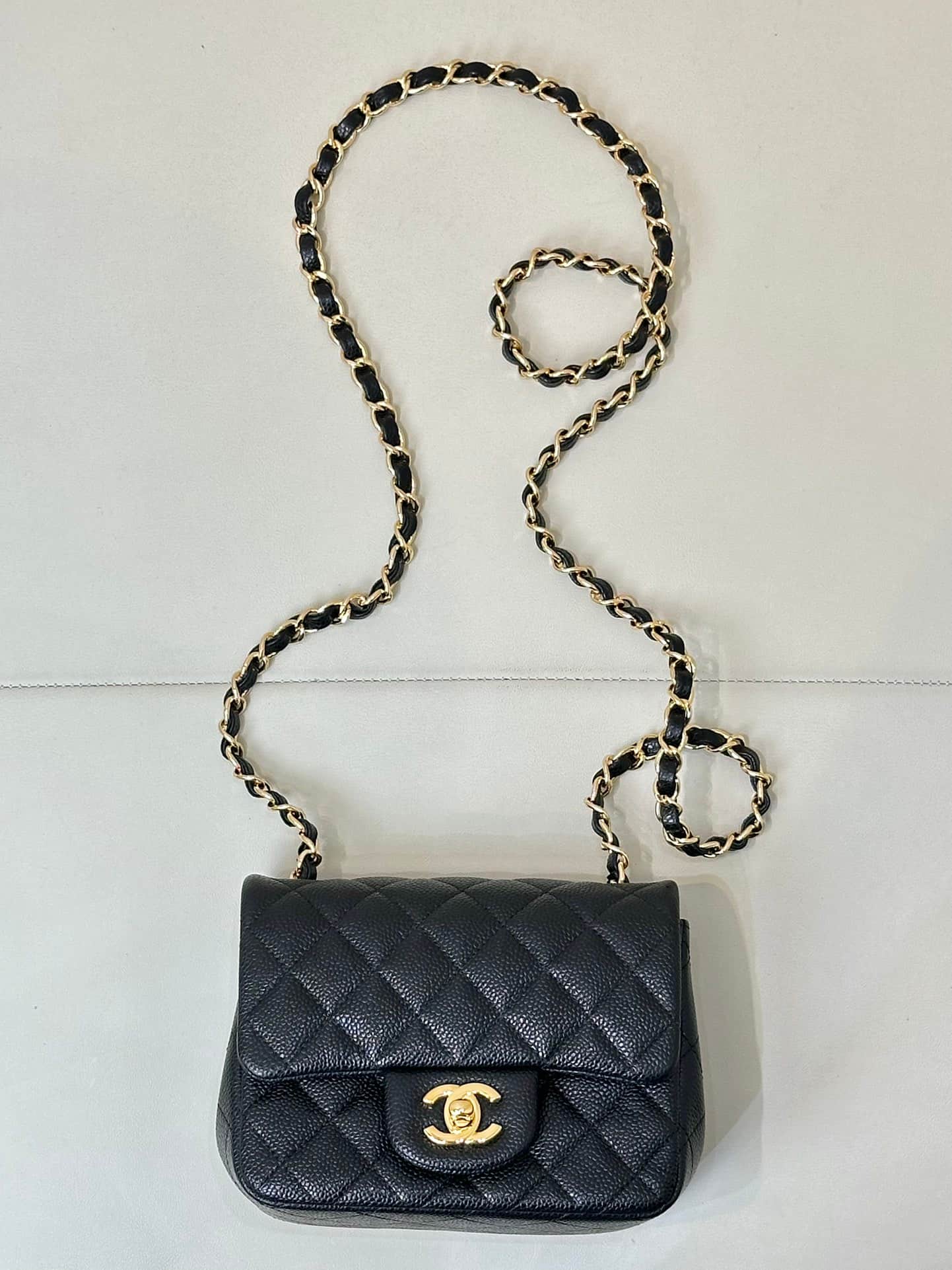 CHANEL Super Mini Classic Handbag Grained Calfskin & Gold-tone Metal A35200 Black TOP