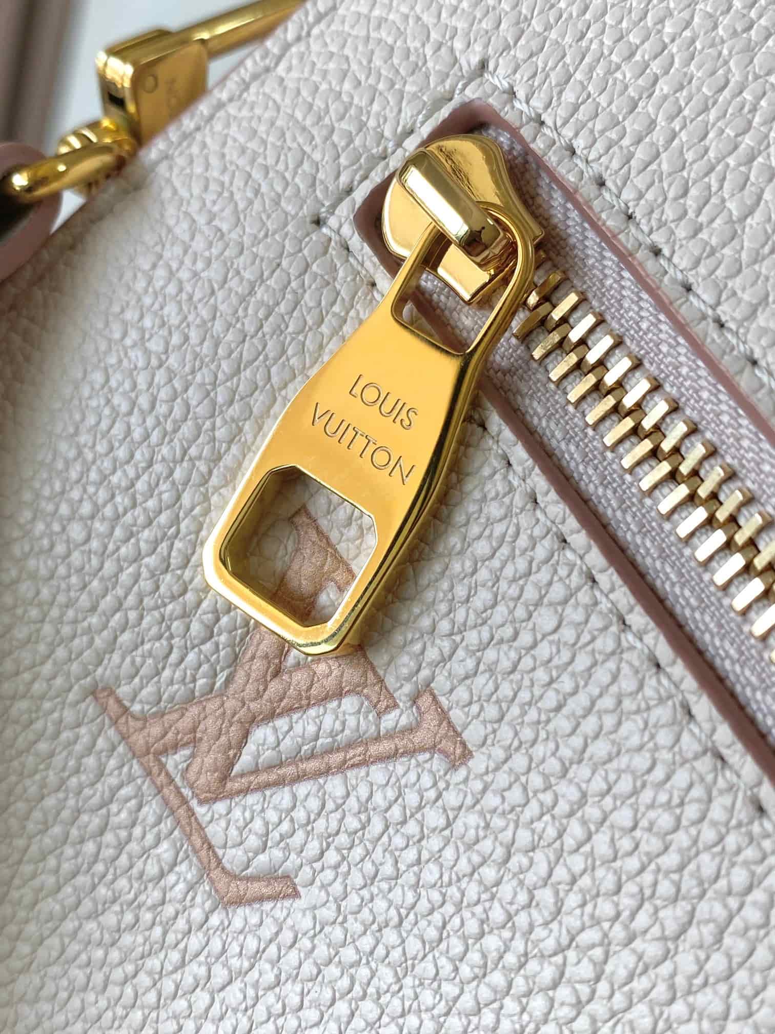 Louis Vuitton Pochette Métis Debossed grained cowhide leather M14977 Eden TOP