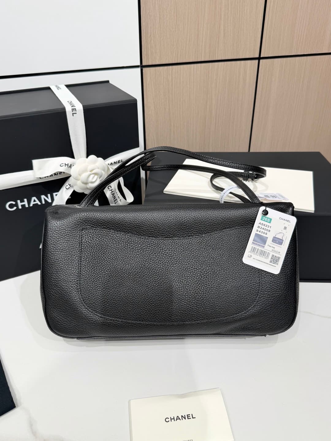 Chanel Maxi Flapbag Grained Calfskin & Silver-Tone Metal Black AS6231 A