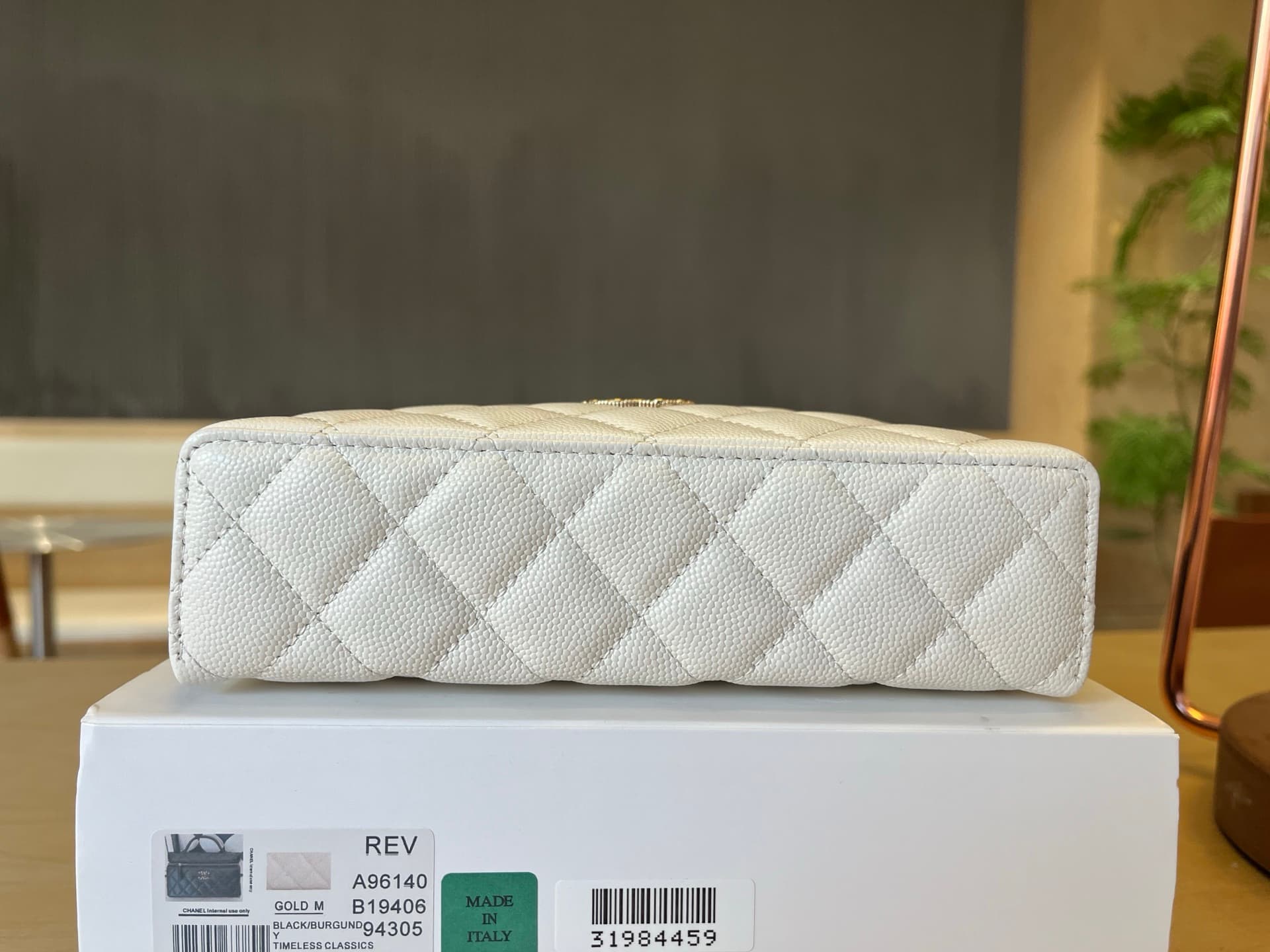 Chanel Vanity with Chain Grained Shiny Calfskin & Gold-Tone White A96140 A