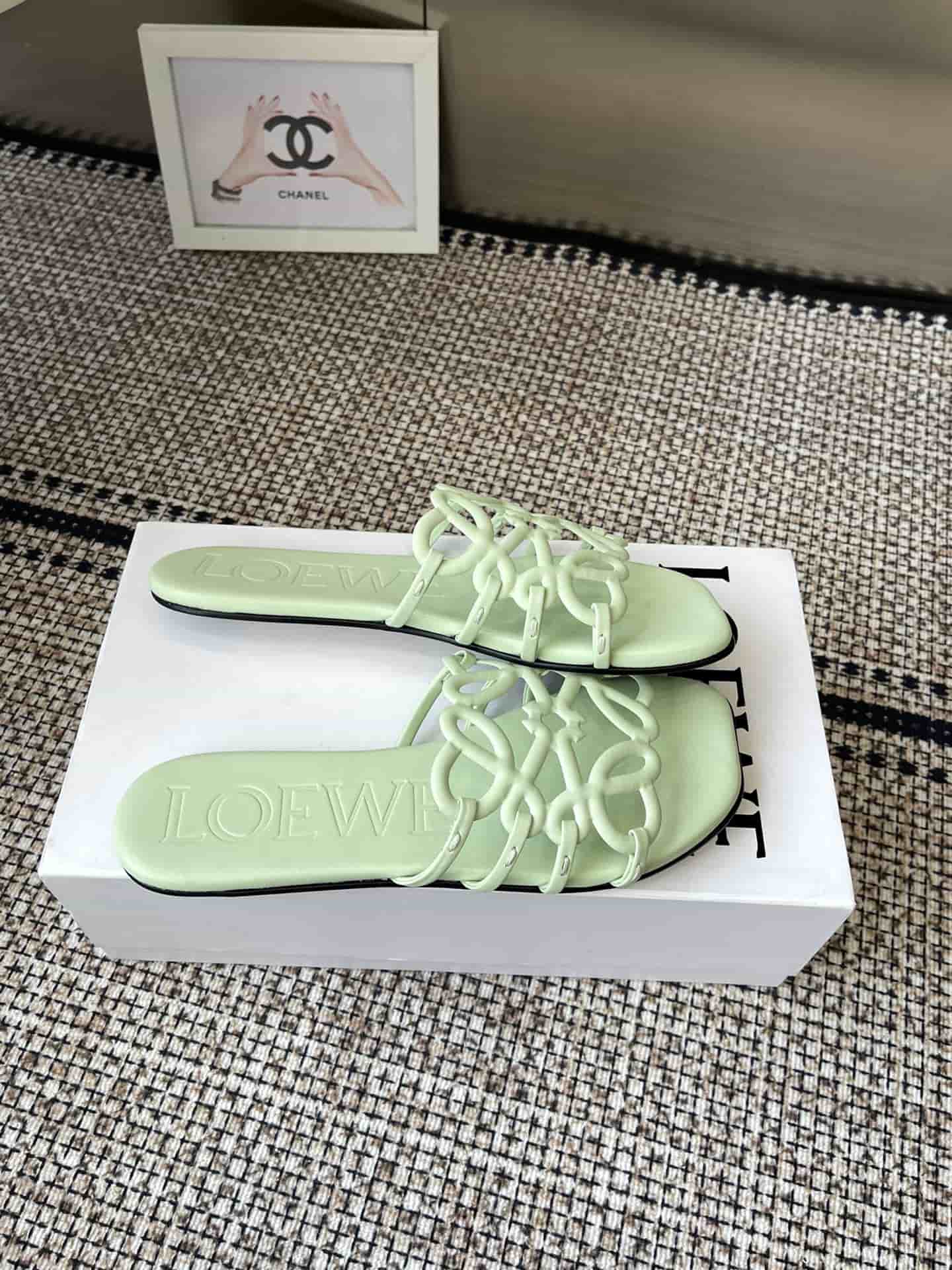 LOEWE Petal Anagram slide Shoes Women