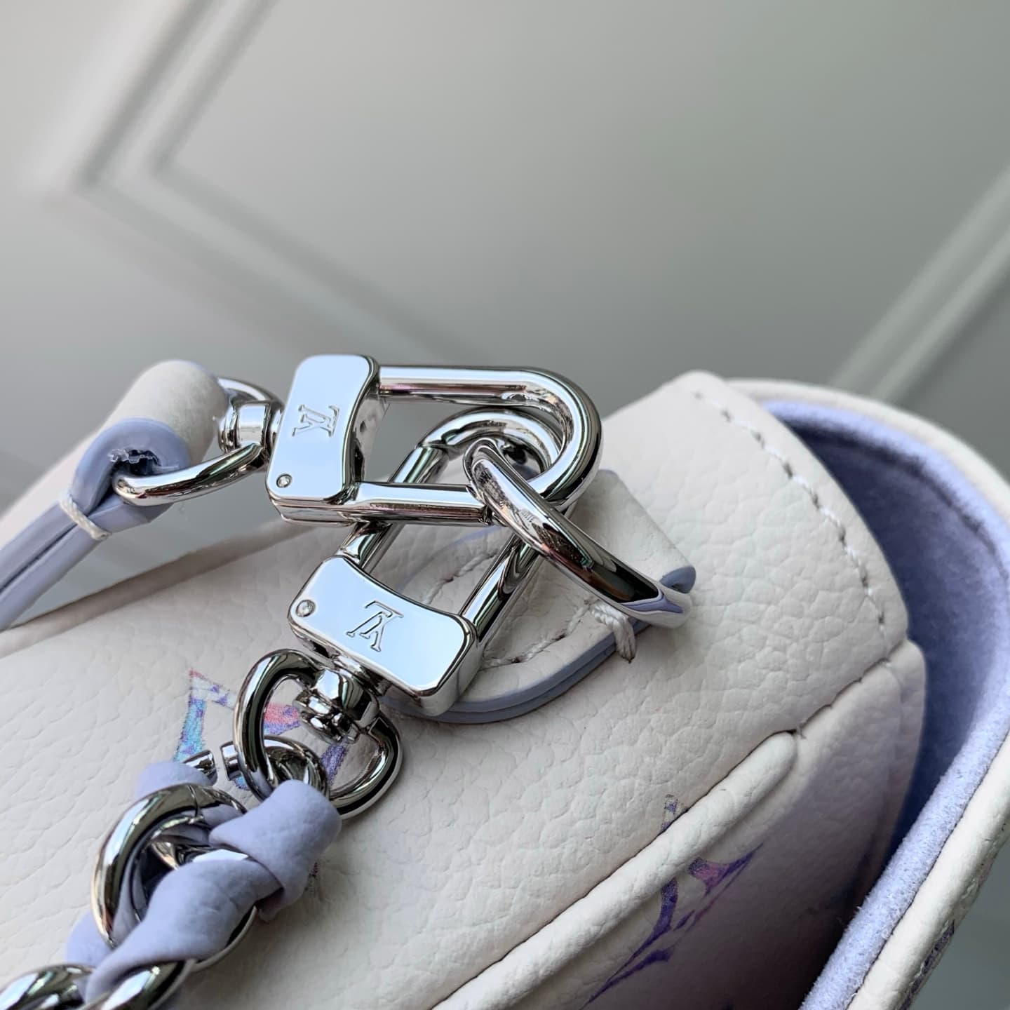 Louis Vuitton Wallet On Chain Ivy Monogram Empreinte Link Quartz Cowhide leather M29770 High