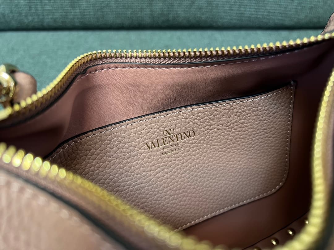 Valentino Garavani Rockstud Hobo bag in grainy pink calfskin high
