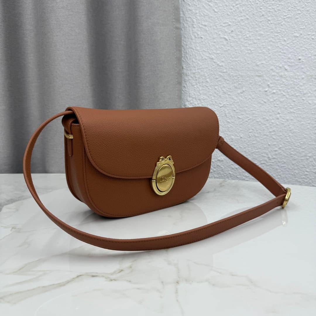Dior Médaillon Flap Bag Caramel Grained Calfskin M3920 High