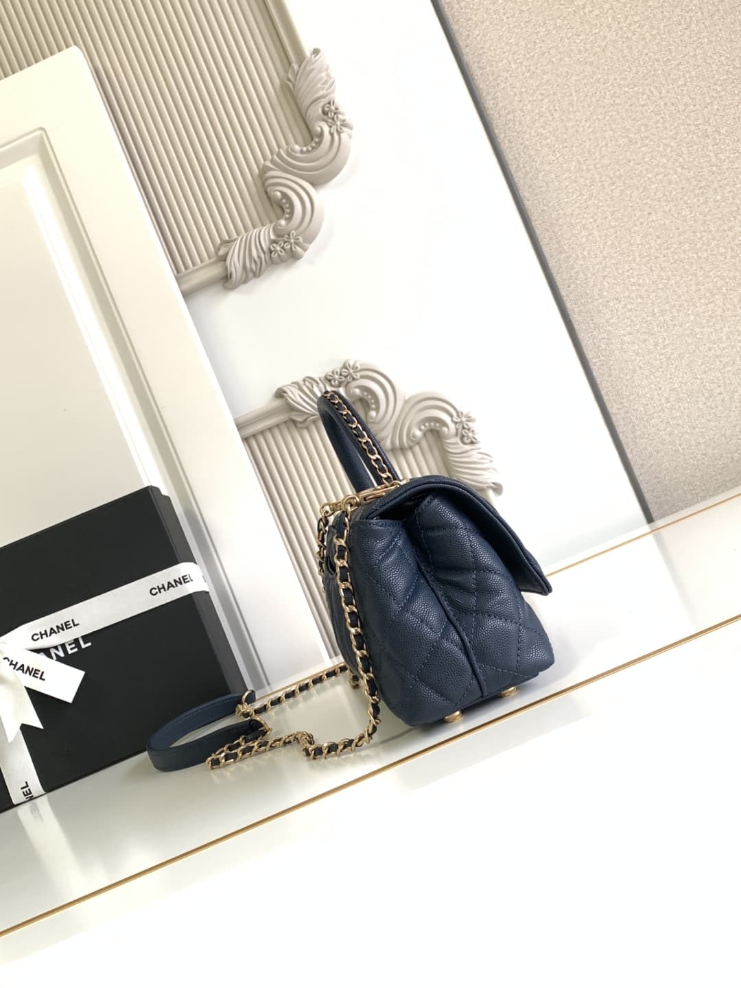 MINI FLAP BAG WITH TOP HANDLE AS2215 Grained Calfskin & Gold Metal Navy A