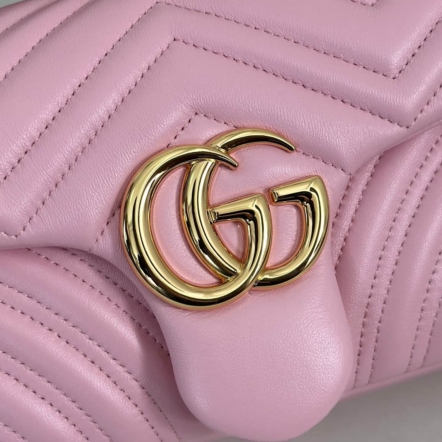 Gucci GG Marmont Medium Shoulder Bag Light Pink Matelassé Chevron Nappa Leather 837267 High