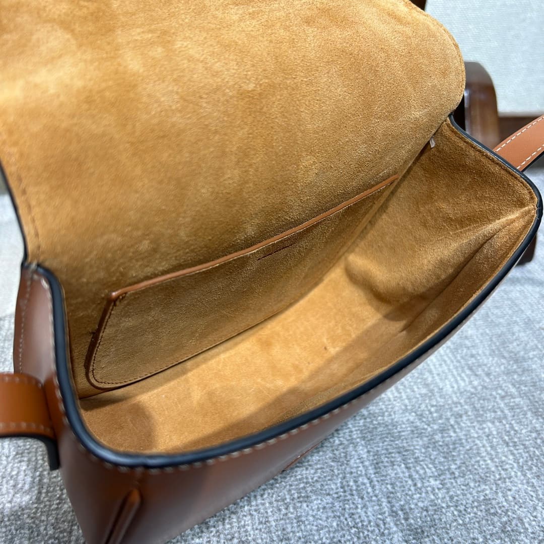 CELINE Folco Cuir Triomphe Shoulder Bag in Caramel Calfskin Leather High