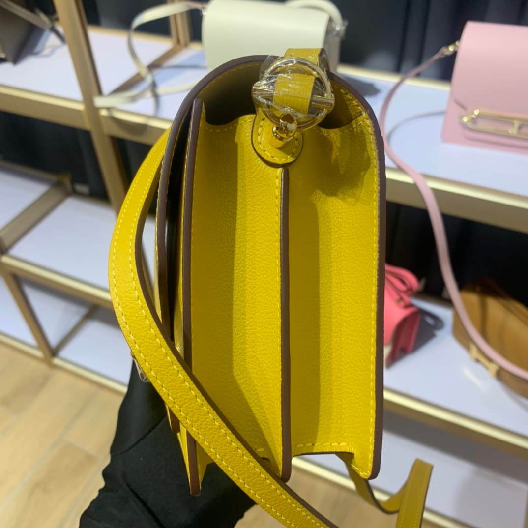 Hermes Roulis wallet in Jaune Ambre Calfskin Etoupe WAX Gold/Silver-Metal High
