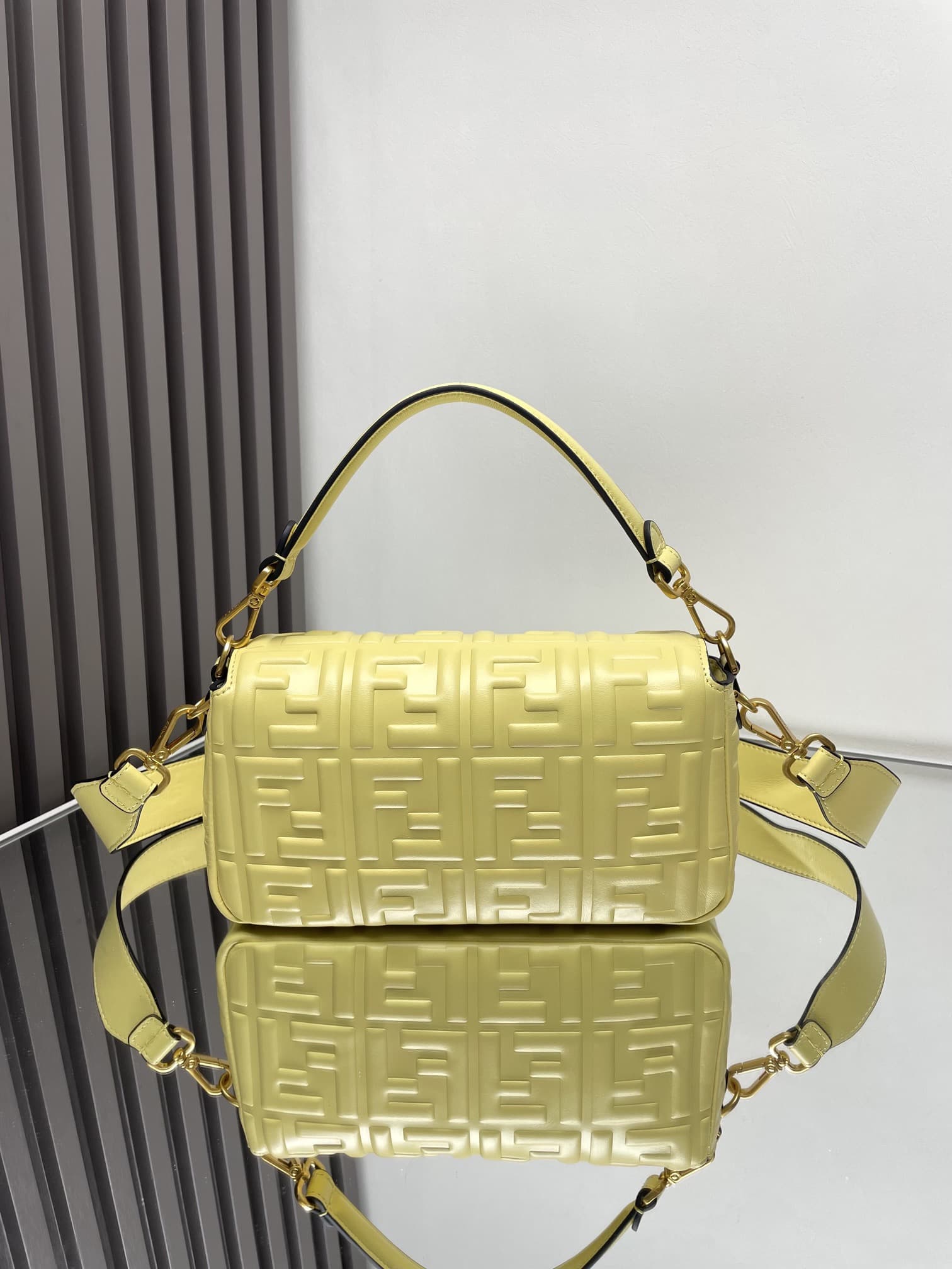BAGUETTE leather bag Yellow High