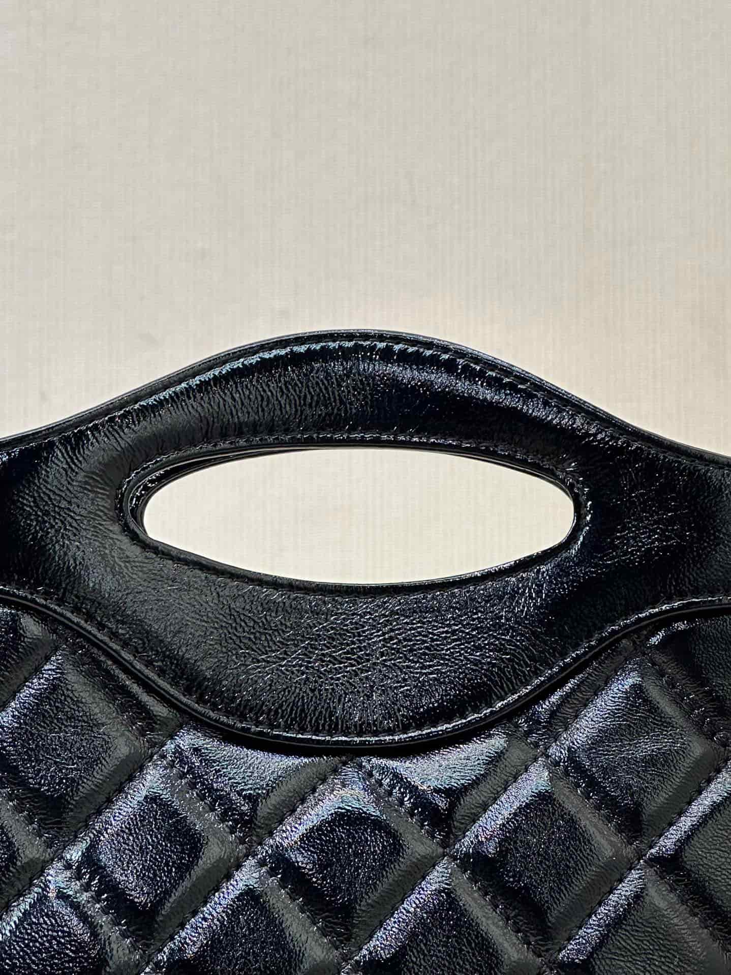 Chanel Clutch with chain Lambskin & Gold-Tone Metal AP3656 Black TOP